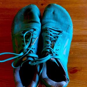 Altra escalantes 9.5 aqua
